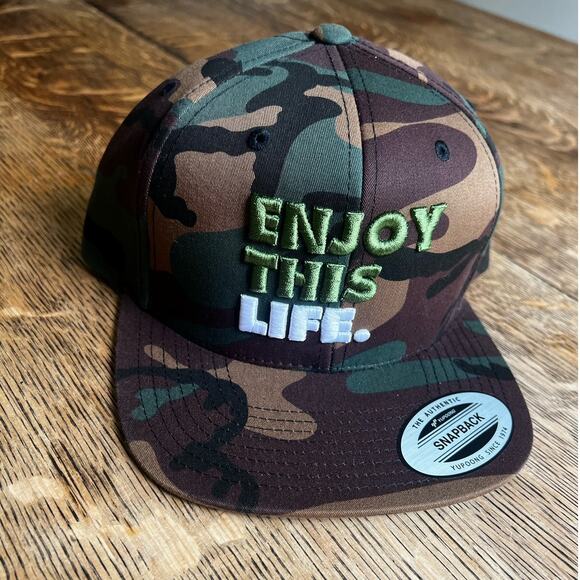 Camouflage snap back cap - Picture 1 of 3